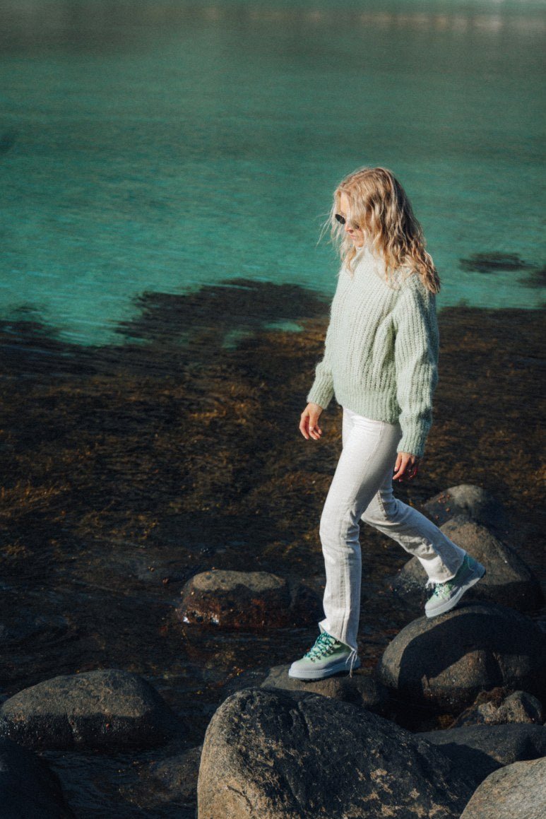 Core Cap - Patent Leather - Light Green - Woman – handcrafted Core Cap by mono made in Portugal