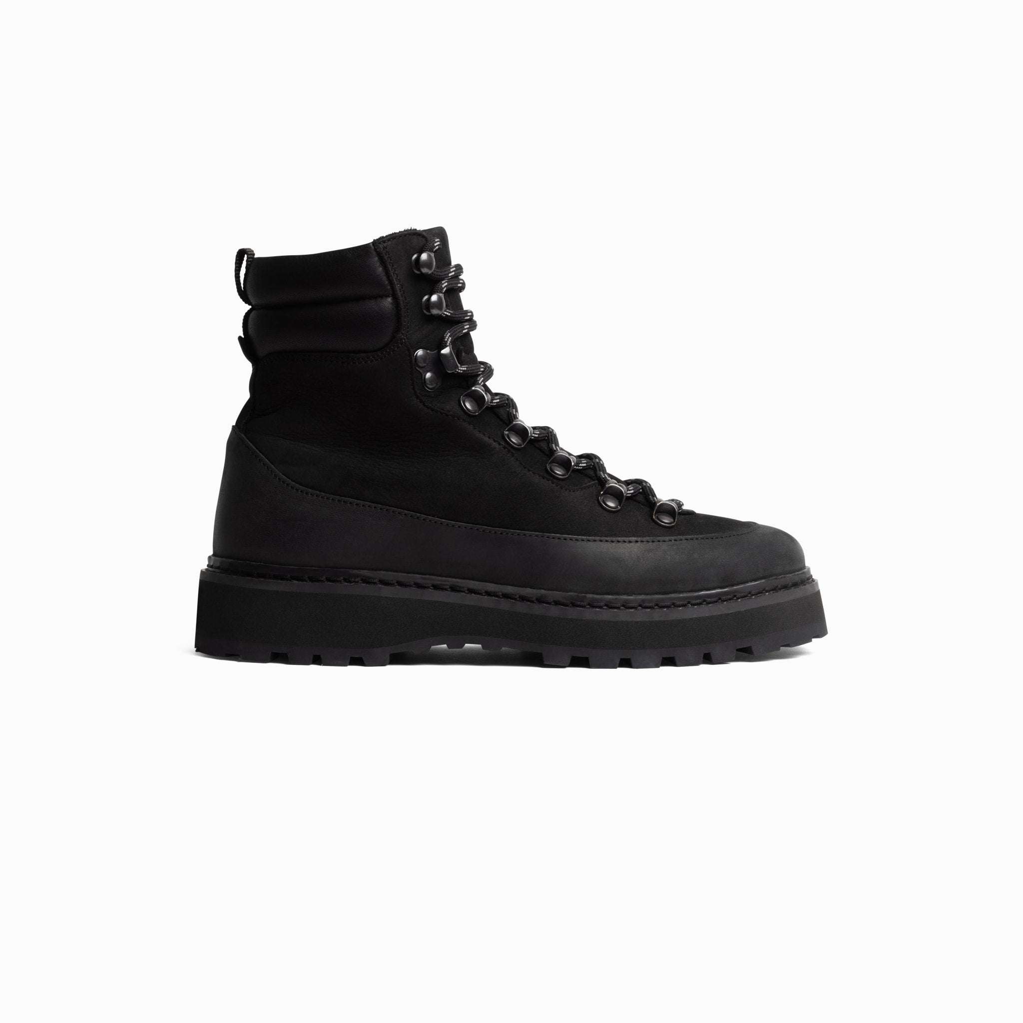 Hiking Cap - Black - Woman – handcrafted Hiking Cap by mono made in Portugal